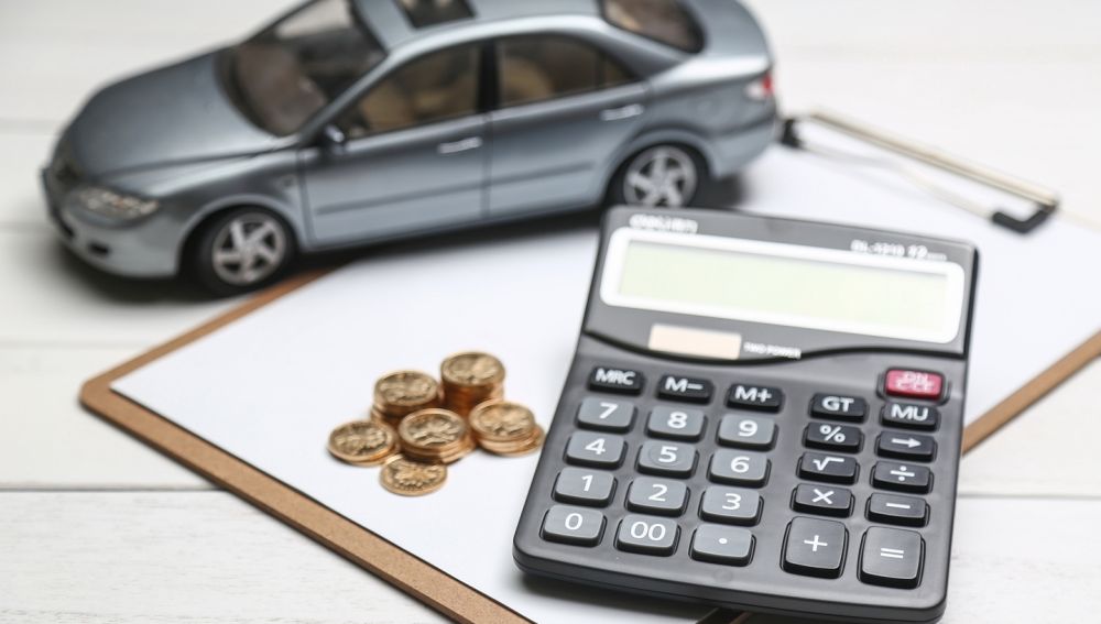 coche-impuesto-dinero-0917-01.jpg