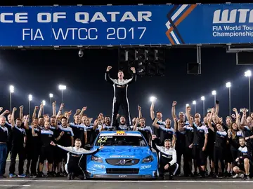 CC-Volvo-campeones-WTCC-2017.jpg CC-Volvo-campeones-WTCC-2017.jpg