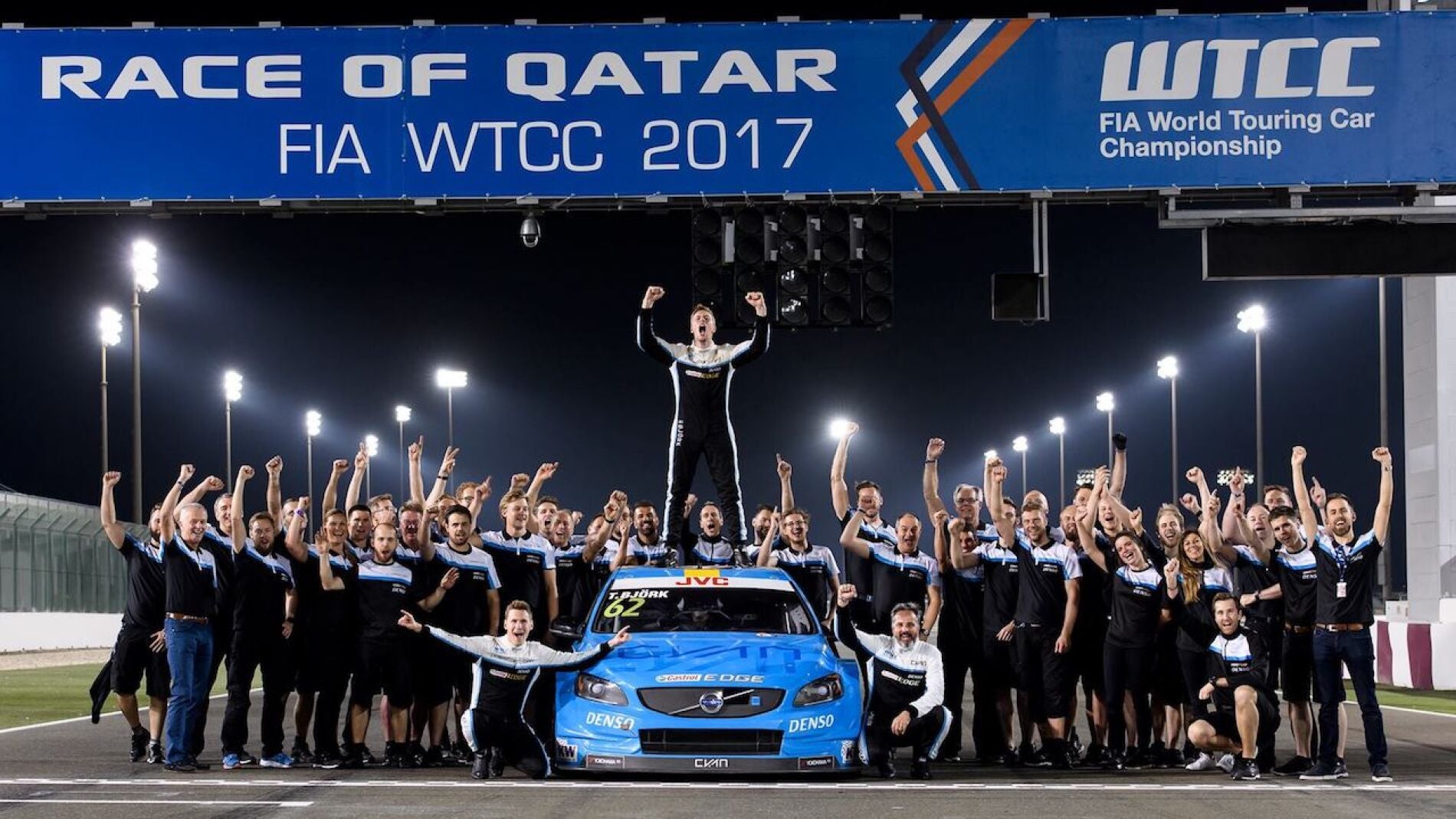 CC-Volvo-campeones-WTCC-2017.jpg