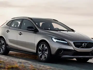 0v40.jpg Volvo V40 T5 AWD Cross Country Location 3/4 Front