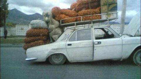 Las-30-formas-más-PELIGROSAS-de-transportar-cosas...-¡A-lo-que-puede-llegar-el-ingenio...-1