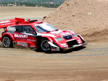 SuzukiEscudoPikesPeakV.jpg SuzukiEscudoPikesPeakV.jpg