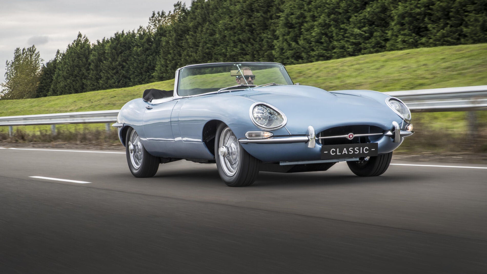 jaguar-e-type-zero-0917-01.jpg