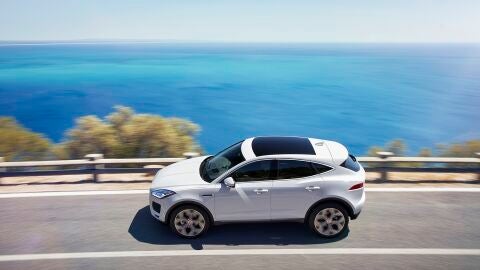 jaguar-e-pace-0717-080