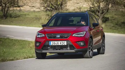 SEAT_Arona_1_HQ.jpg SEAT_Arona_1_HQ