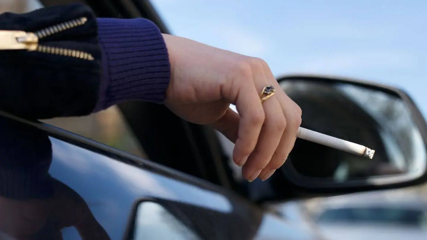 fumar-coche-2_1440x655c fumar-coche-2_1440x655c