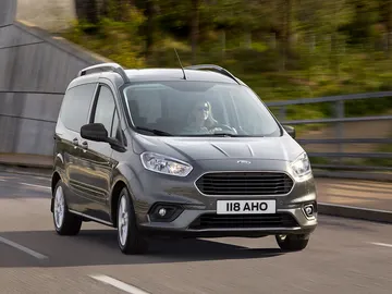 2017FordTourneoCourier_02.jpg 2017FordTourneoCourier_02.jpg