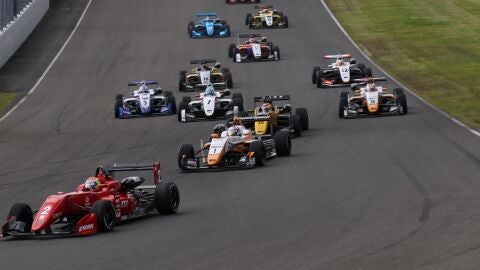 Salida F3 Japón Sugo 2017