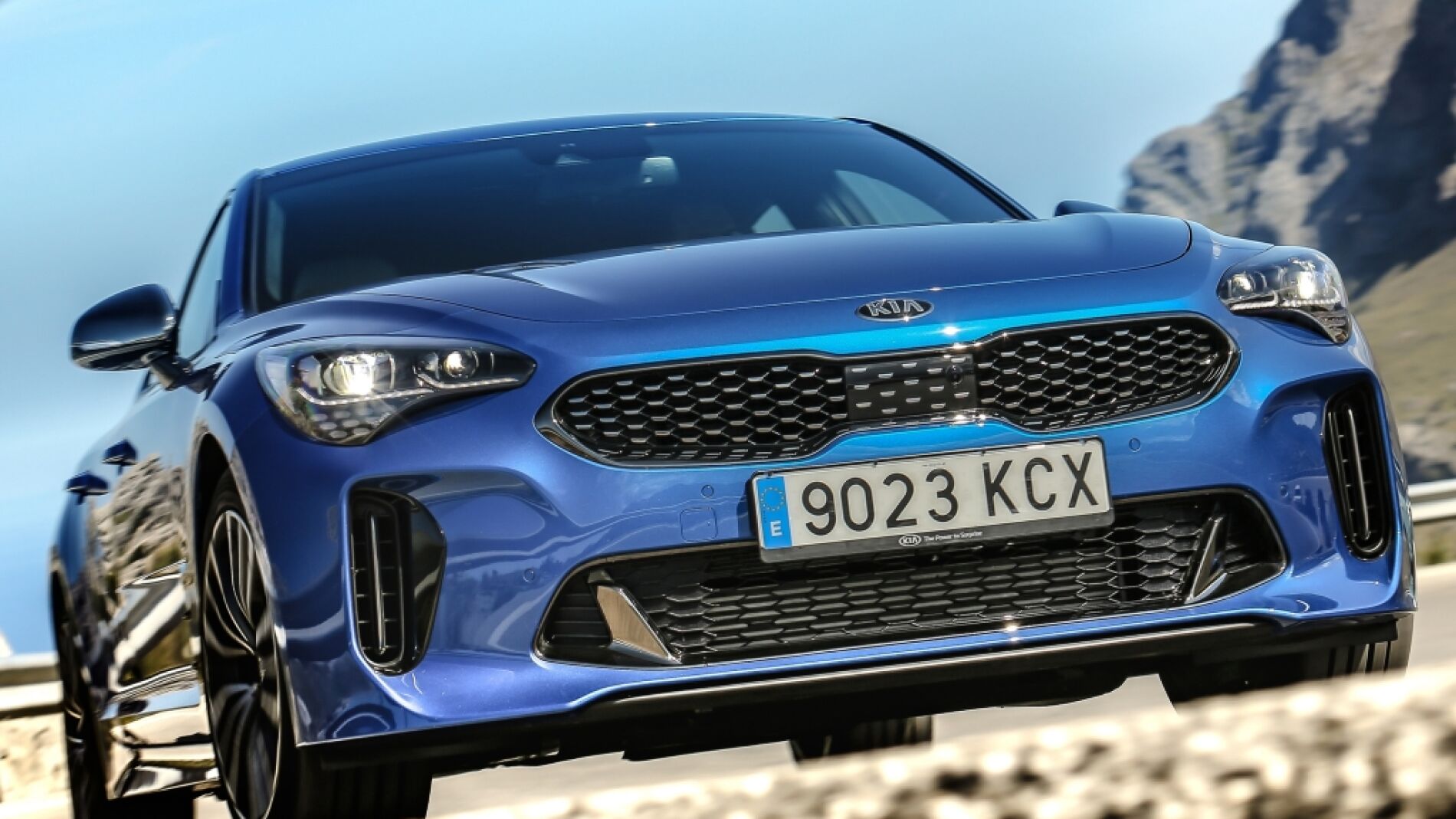 kia_stinger_gt-line_96.jpg