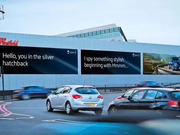 campa%C3%B1a-publicidad-renault-londres-2016-02.jpg campa%C3%B1a-publicidad-renault-londres-2016-02.jpg