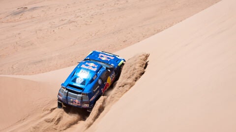Carlos Sainz and Lucas Cruz - action