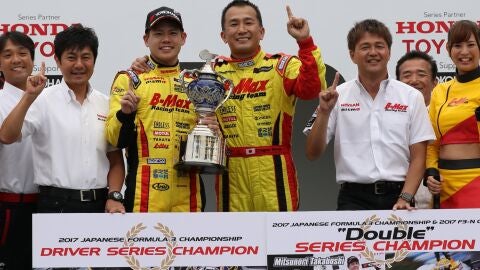 Mitsunori Takaboshi y DRAGON F3Sugo 2017 Campeon