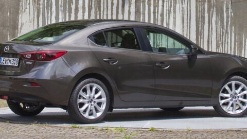 mazda3_sedan_16