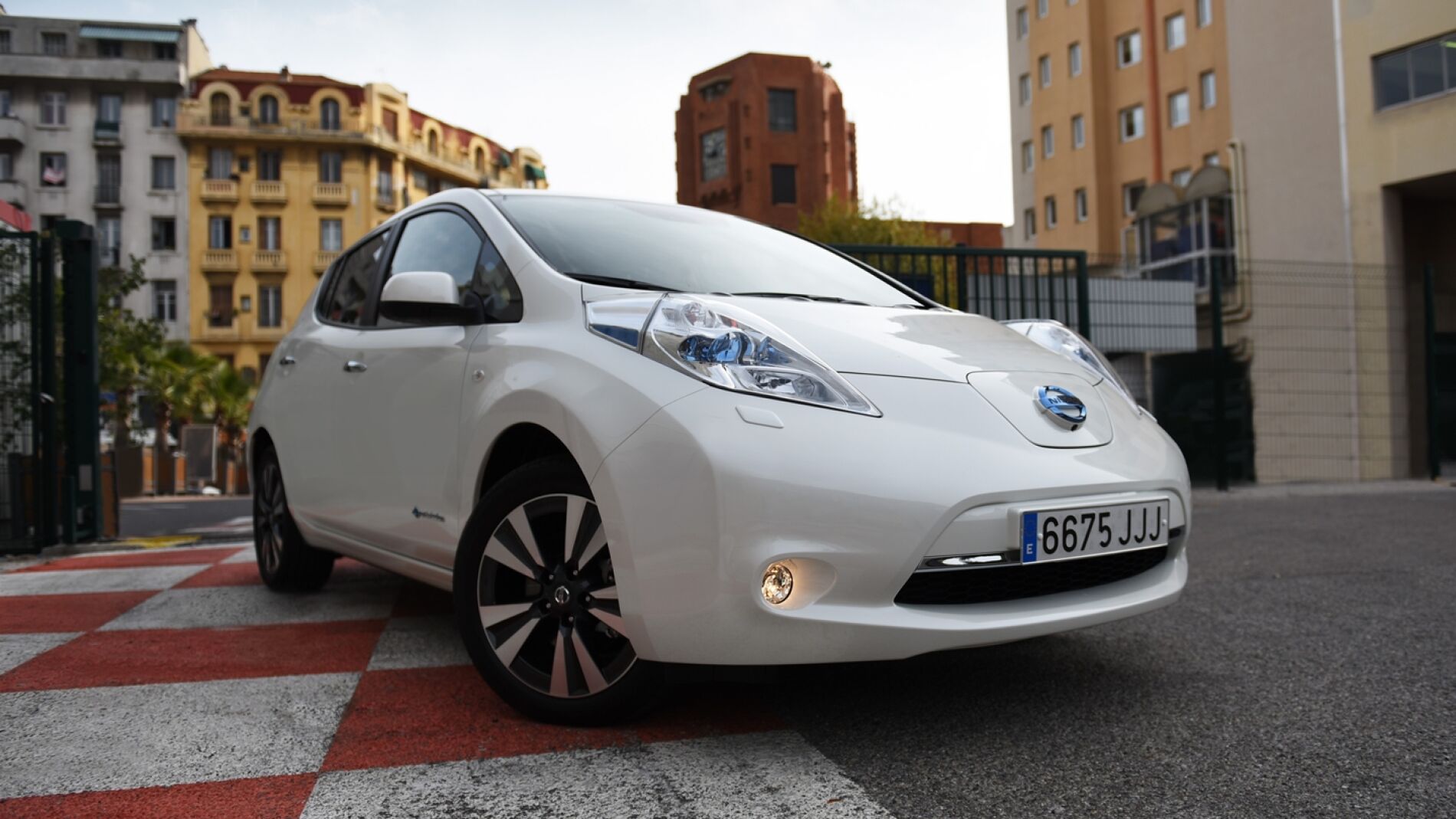 nissan-leaf-2016-0216-11.jpg