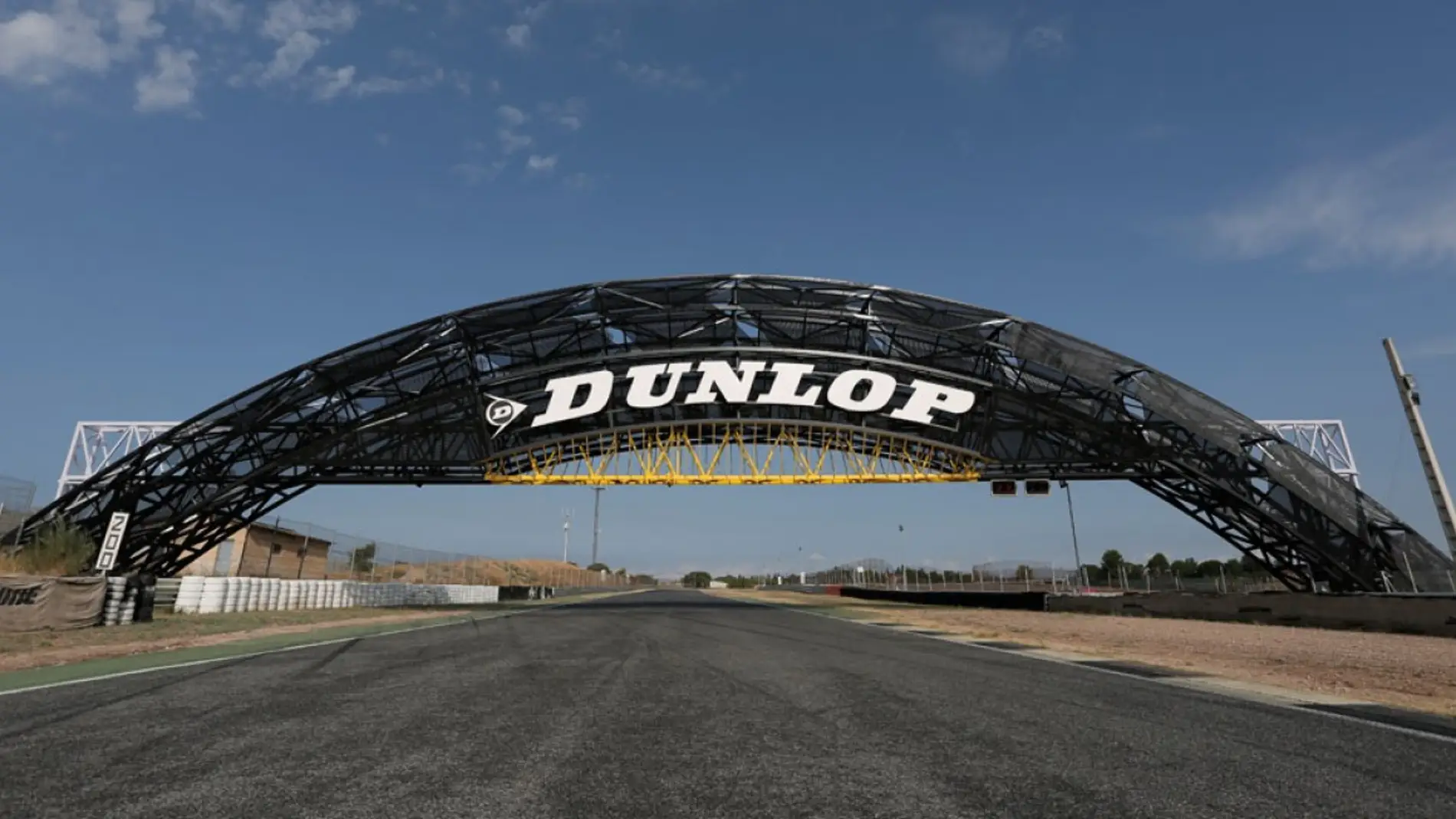 article-puente-dunlop-circuito-jarama-rampa-pegaso-59b241a40df0d.jpg