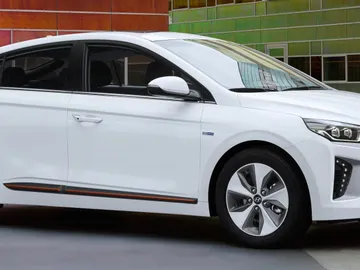 0ioniq1.jpg 0ioniq1.jpg