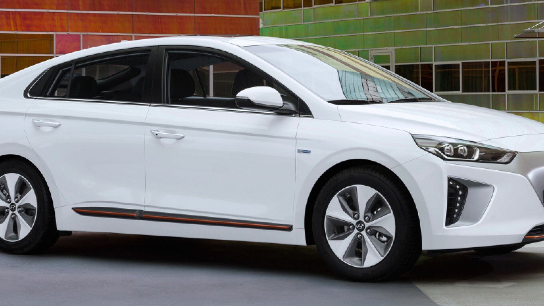 0ioniq1.jpg