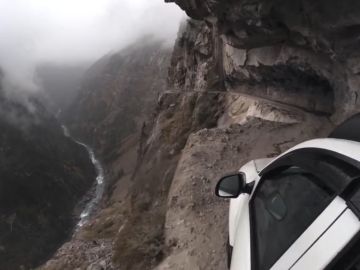 Dacia-Duster-carretera-m%C3%A1s-peligrosa-del-mundo.jpg