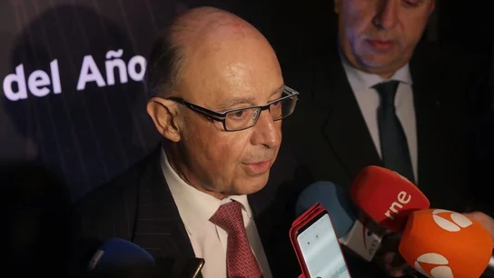 Cristóbal Montoro ante los medios Cristóbal Montoro ante los medios