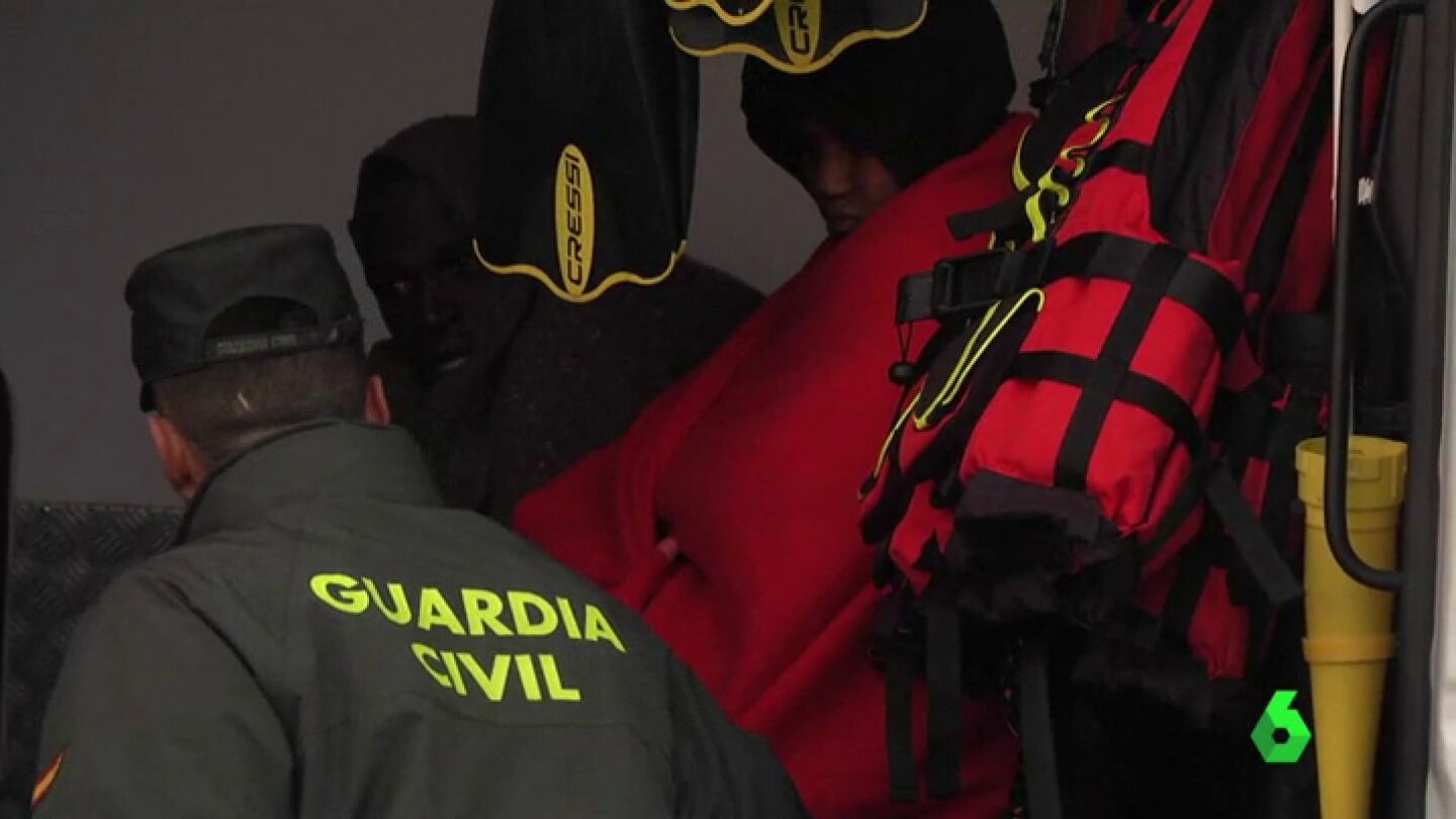 Mueren dos migrantes subsaharianas al volcar una embarcaci&oacute;n con la que pretend&iacute;an llegar a Ceuta