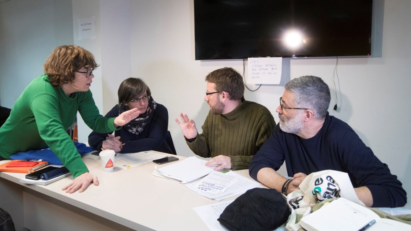 Eulalia Reguant, Mireia Boya, Vidal Aragon&eacute;s y Carles Riera, durante la reuni&oacute;n del consejo pol&iacute;tico de la CUP