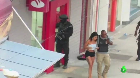 La liberación de los rehenes tras el atraco a un banco de Río de Janeiro La liberación de los rehenes tras el atraco a un banco de Río de Janeiro