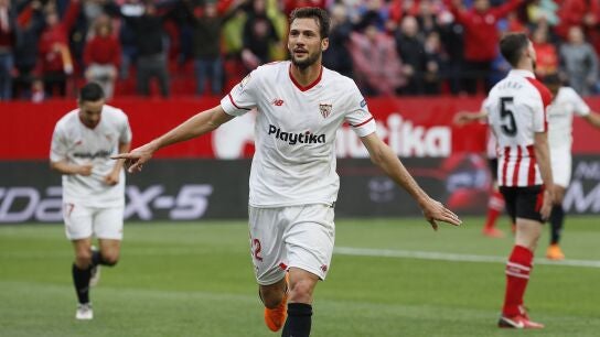 El 'Mudo' V&aacute;zquez celebra su gol contra el Athletic