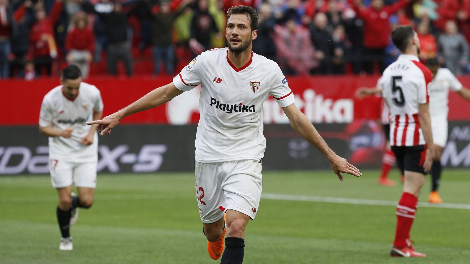 El 'Mudo' V&aacute;zquez celebra su gol contra el Athletic