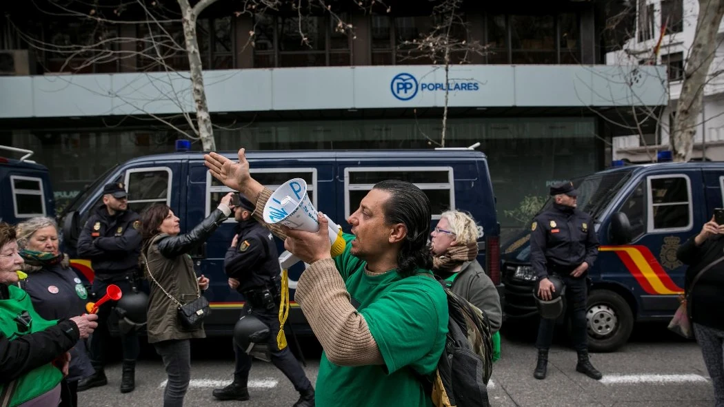Manifestación de la PAH frente a la sede del PP