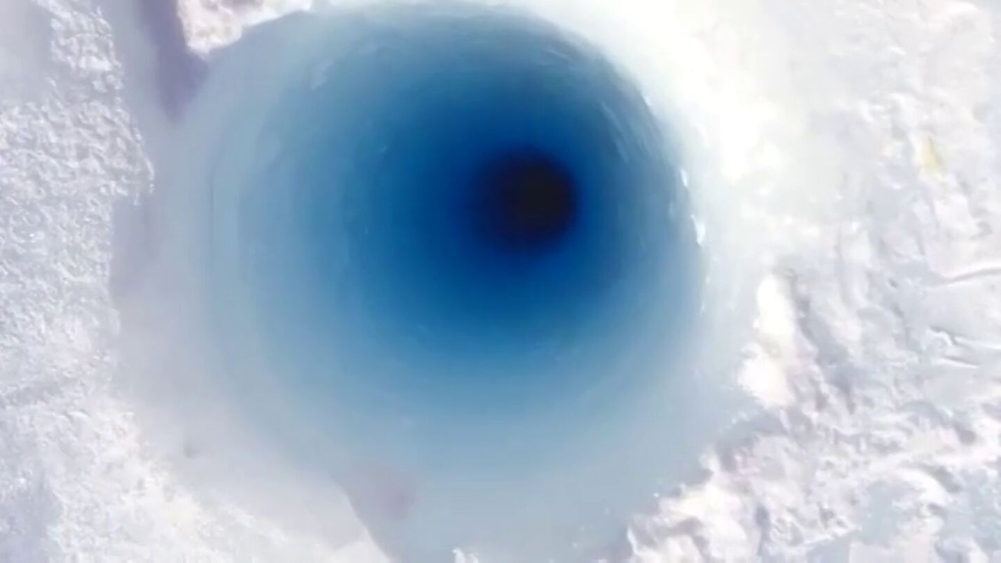&iquest;C&oacute;mo suena un trozo de hielo cayendo por un pozo en la Ant&aacute;rtida? No te lo imaginas