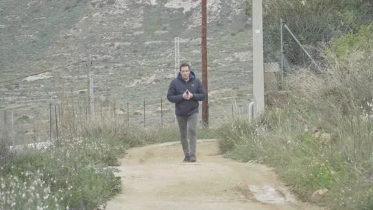 Leo Álvarez recorre el camino en el que se perdió Gabriel Cruz Leo Álvarez recorre el camino en el que se perdió Gabriel Cruz
