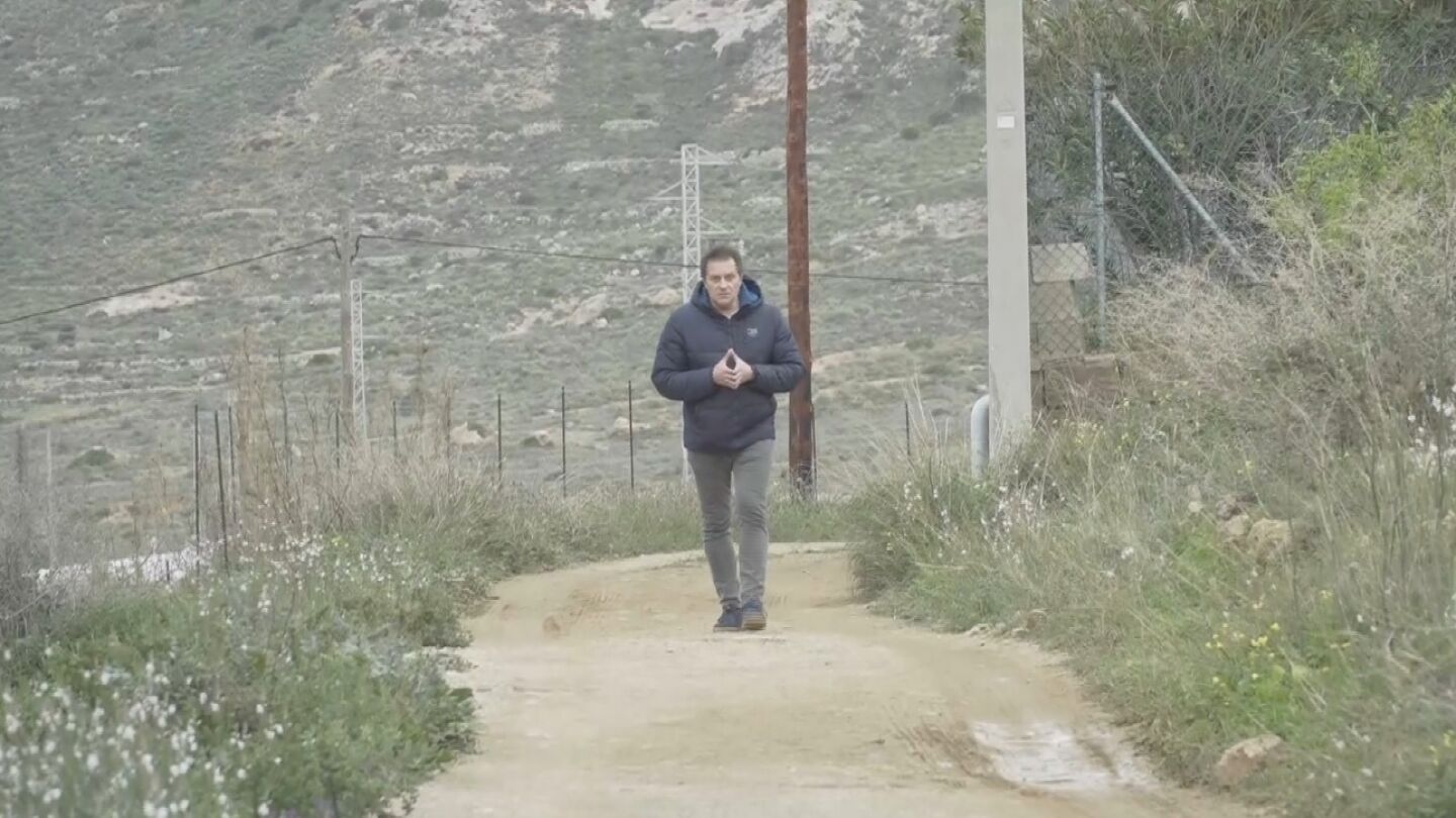 Leo &Aacute;lvarez recorre el camino en el que se perdi&oacute; Gabriel Cruz