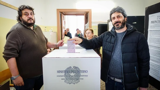 Miembros del Movimiento 5 Estrellas de Italia Miembros del Movimiento 5 Estrellas de Italia