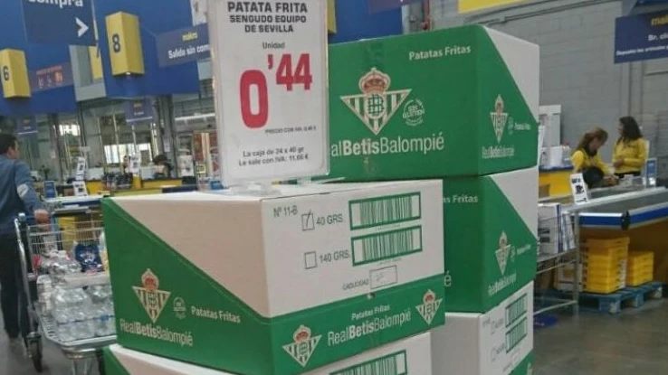Cartel de Makro con el Betis de protagonista