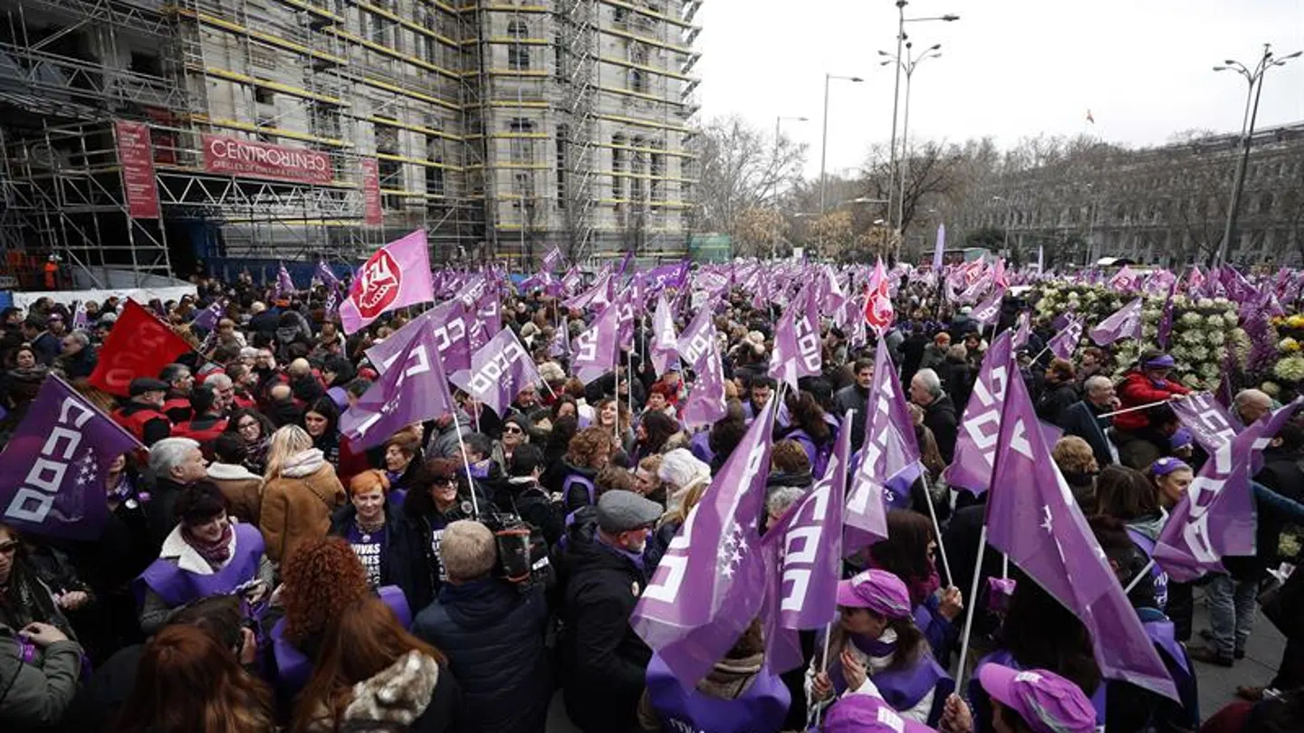 Concentración convocada por los sindicatos en la Plaza de la Cibeles Concentración convocada por los sindicatos en la Plaza de la Cibeles