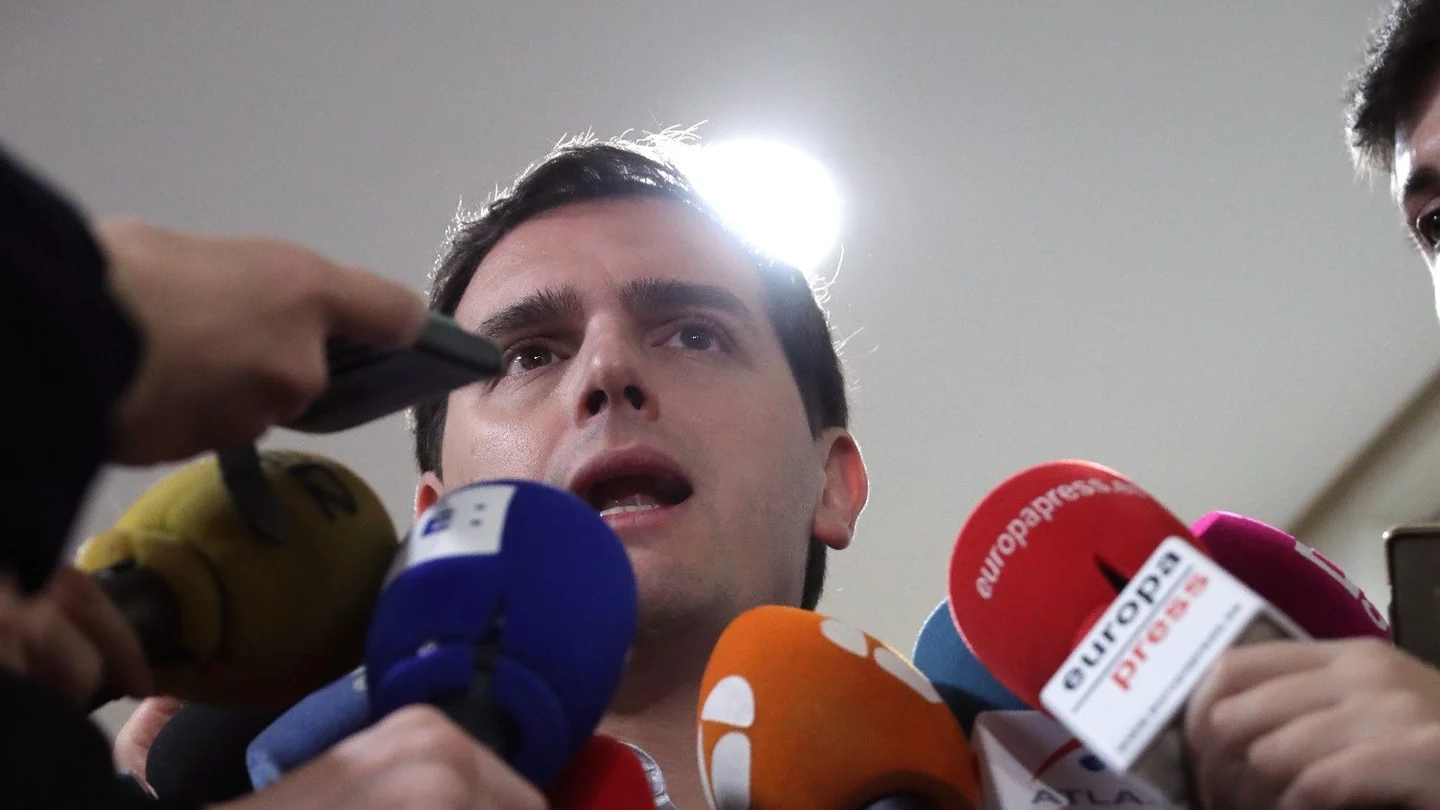 Albert Rivera ante los medios Albert Rivera ante los medios