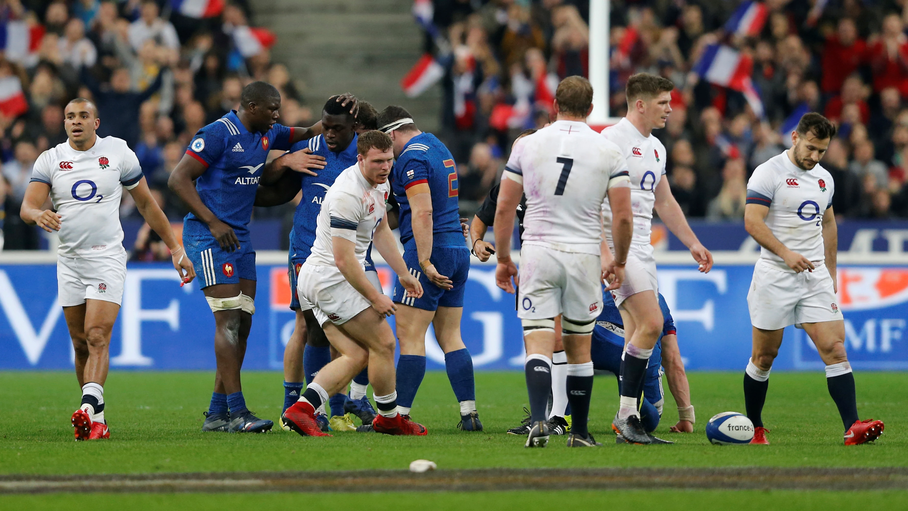 Los jugadores franceses celebran una acción ante Inglaterra