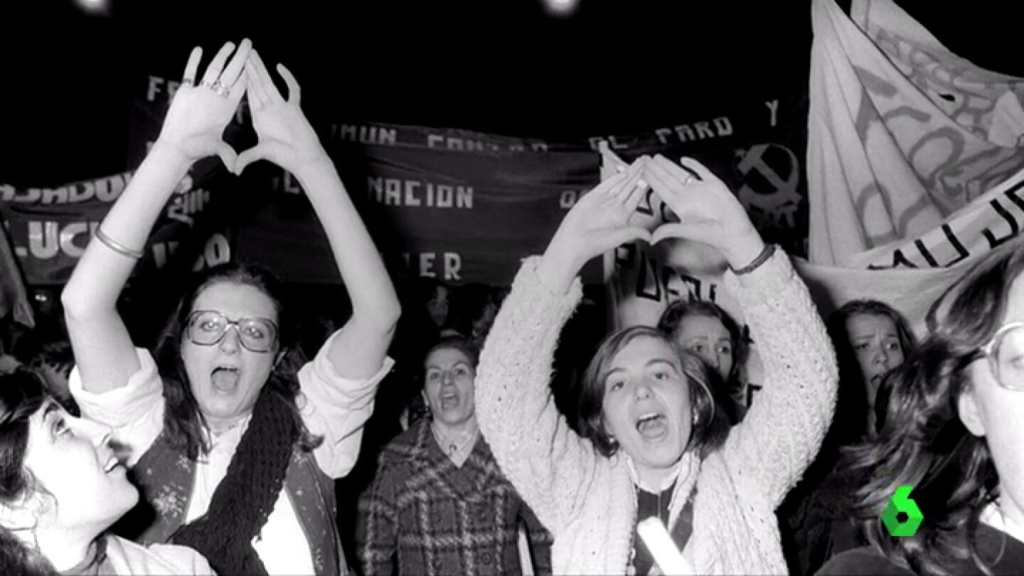 Mujeres manifest&aacute;ndose por la igualdad entre hombres y mujeres