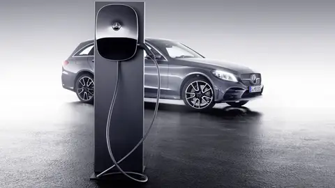 Mercedes Clase C y E Mercedes vuelve a apostar por el diésel híbrido, ahora además enchufable