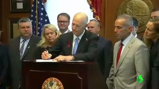 Florida aprueba una ley para restringir el acceso a las armas Florida aprueba una ley para restringir el acceso a las armas