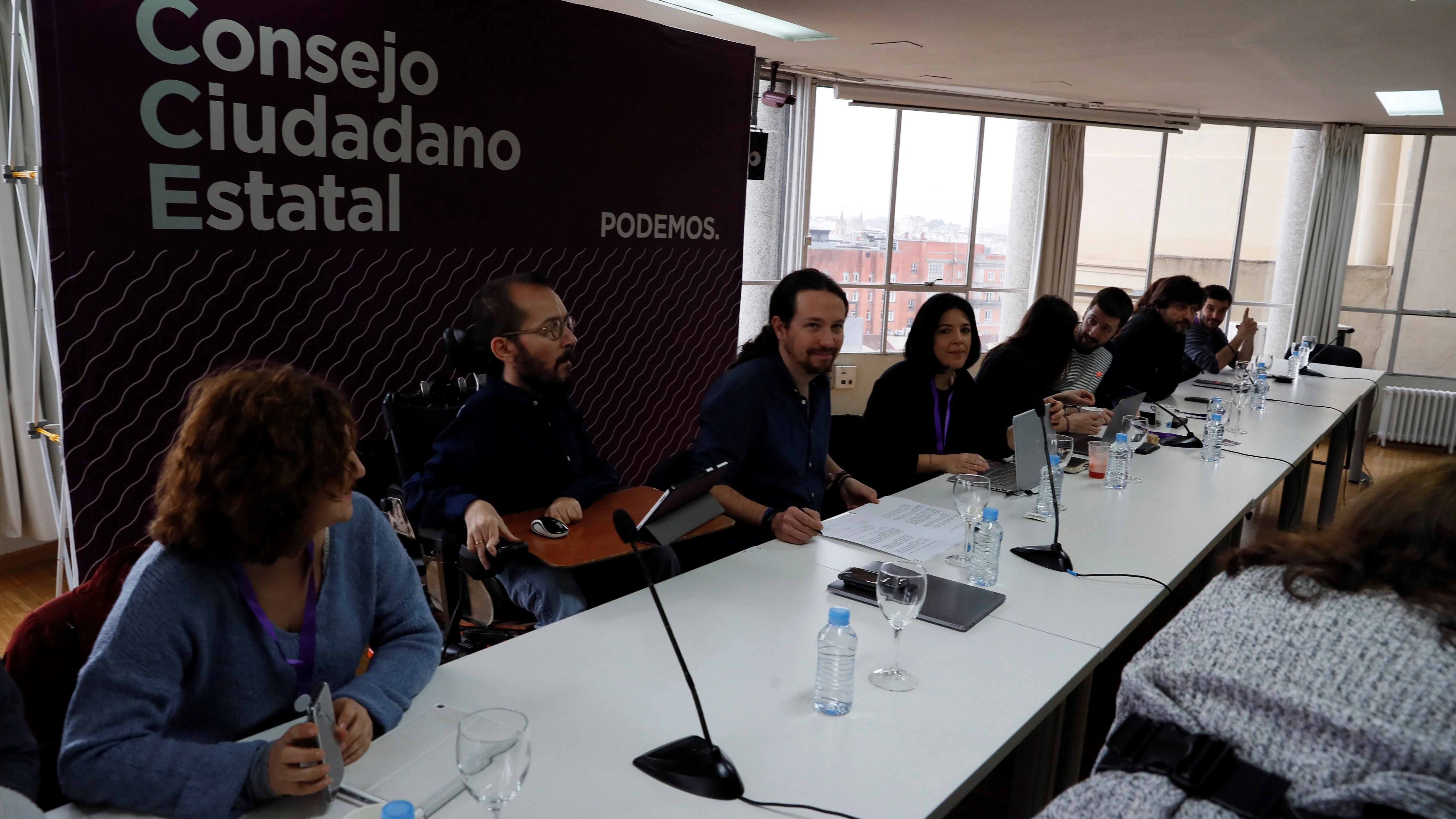 El líder de Podemos, Pablo Iglesias, y el secretario de Organización de Podemos, Pablo Echenique, durante la reunión del Consejo Ciudadano Estatal