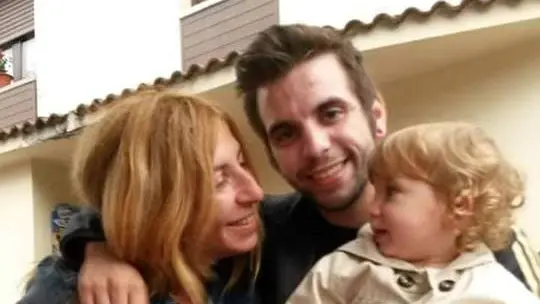 Paz Fernández con su hijo