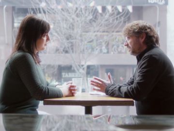 Jordi Évole con Amelia Tiganus, víctima de explotación sexual Jordi Évole con Amelia Tiganus, víctima de explotación sexual