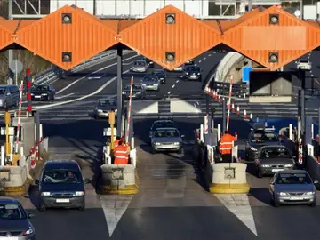 Vista de un peaje en una autopista Vista de un peaje en una autopista