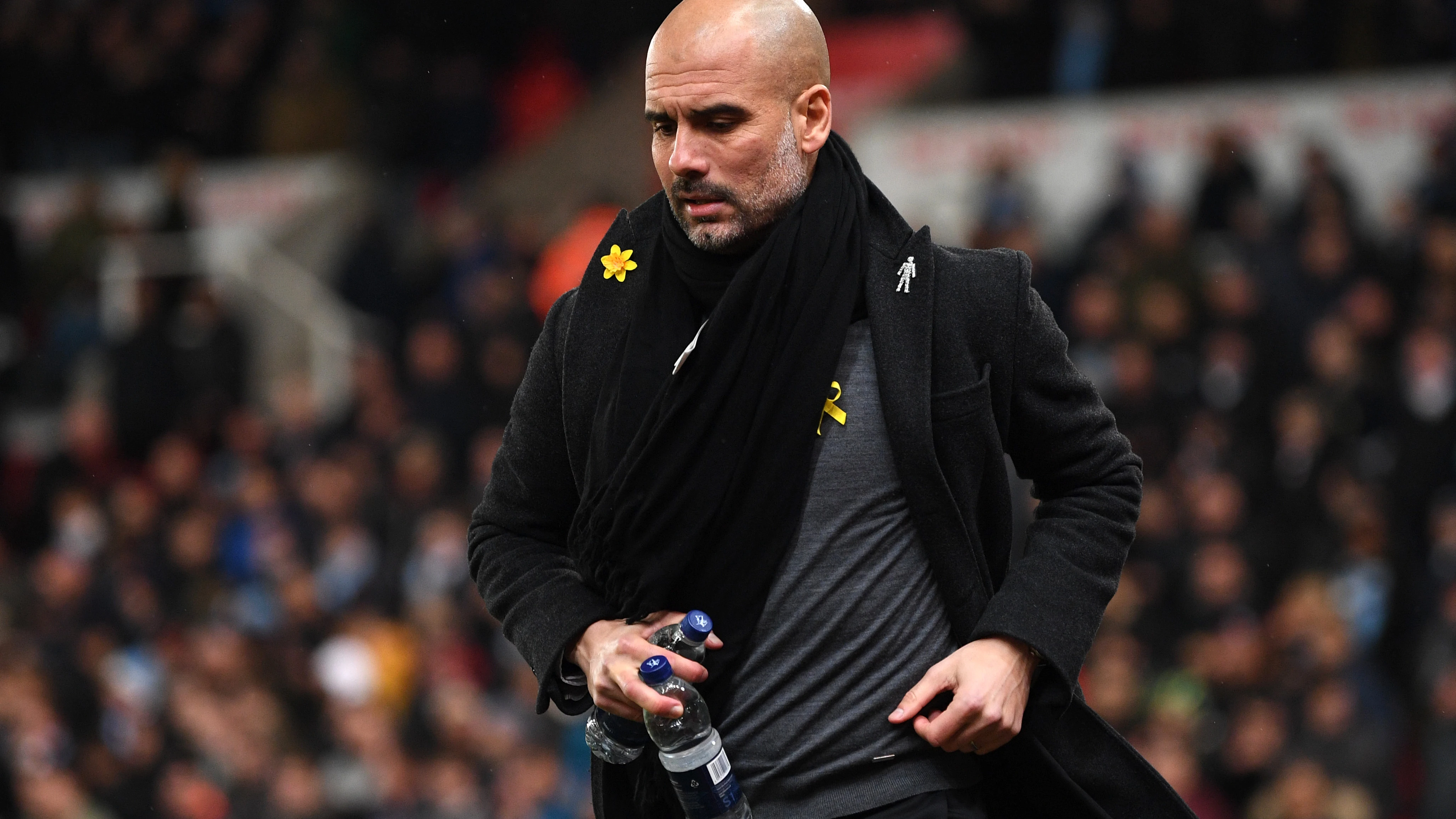 Guardiola, de nuevo con el lazo amarillo Guardiola, de nuevo con el lazo amarillo
