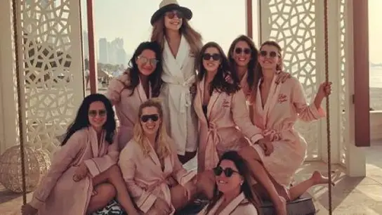 Imagen compartida por Mina Basaran de su despedida de soltera en Dubai Imagen compartida por Mina Basaran de su despedida de soltera en Dubai