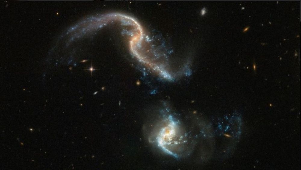 Dos galaxias colisionando
