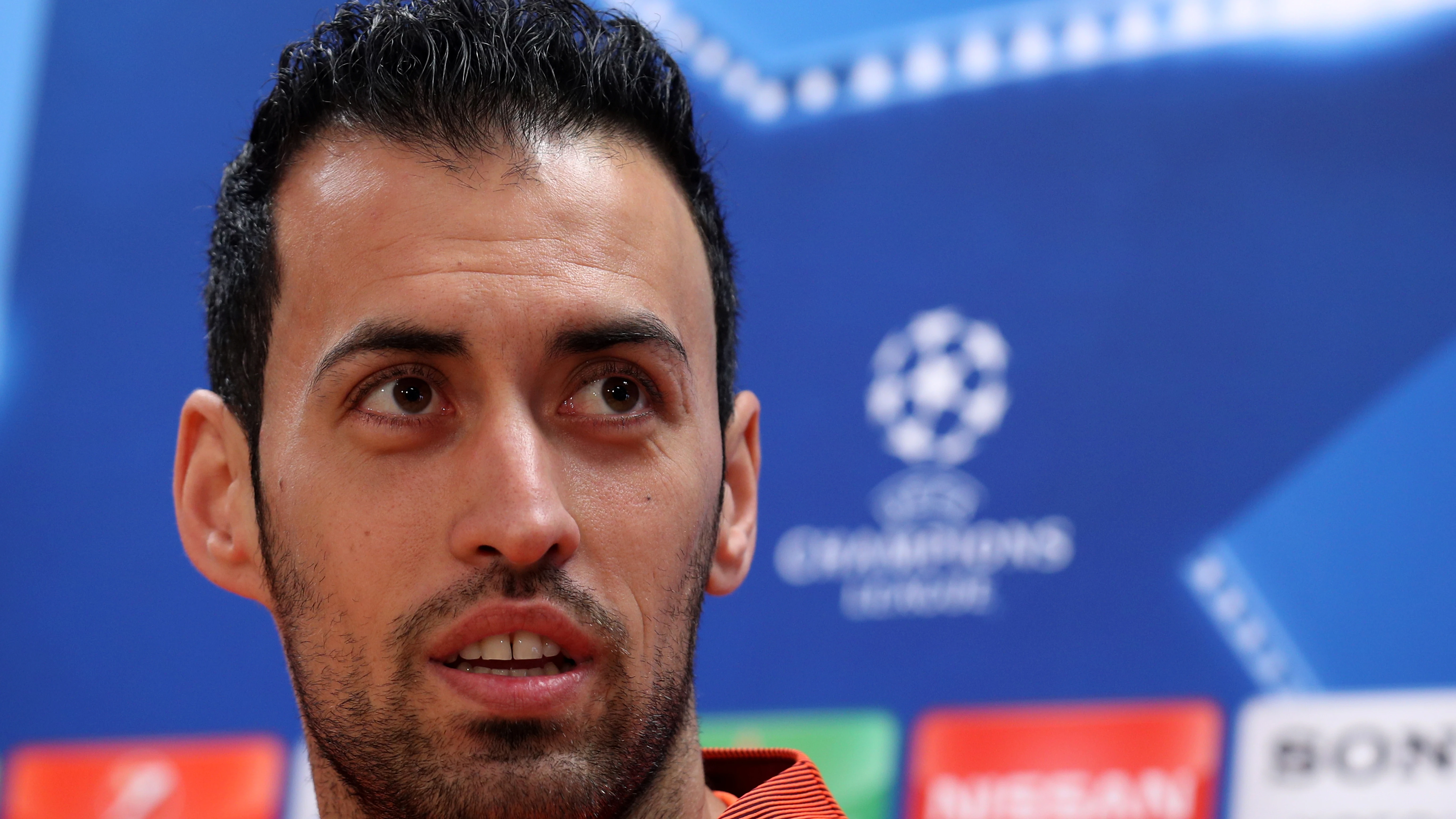 Busquets, durante la rueda de prensa Busquets, durante la rueda de prensa