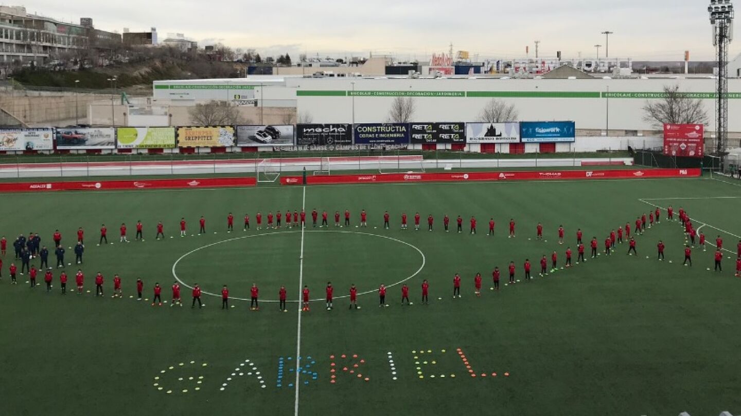El homenaje de la cantera del Sanse a Gabriel Cruz