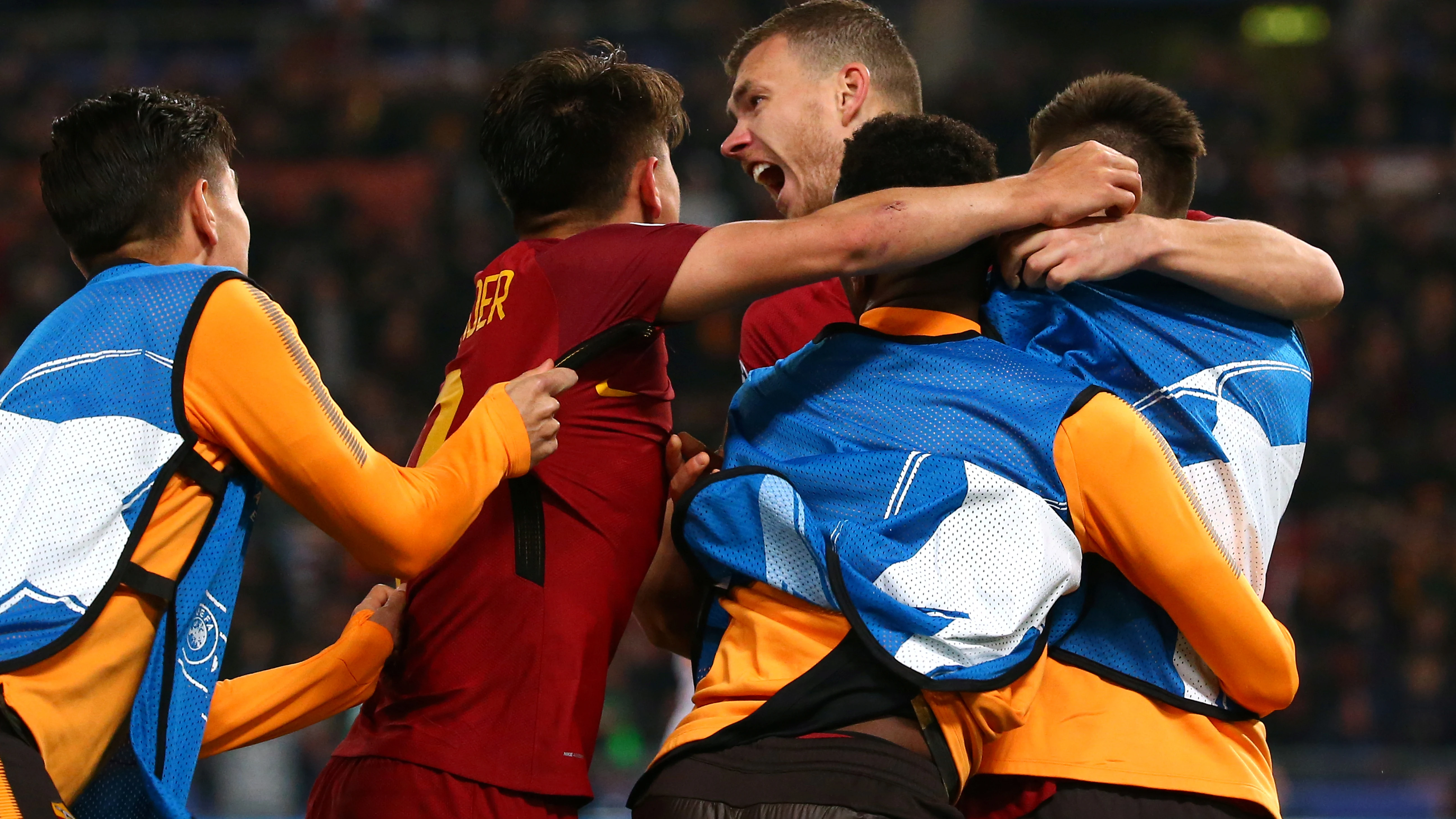 Dzeko celebra su gol ante el Shakhtar